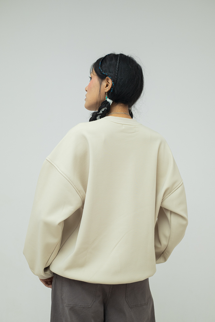 Endless knot ? Oatmeal Sweatshirt